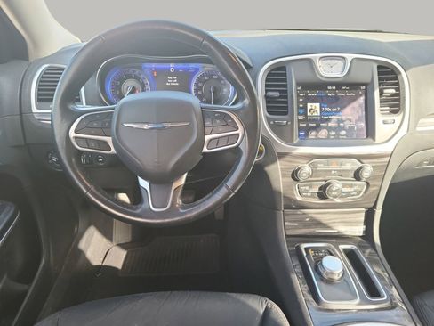 Used 2019 Chrysler 300 Touring w/ Sport Appearance Package image 13