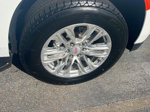Used 2022 GMC Yukon SLT w/ SLT Luxury Package RWD image 38