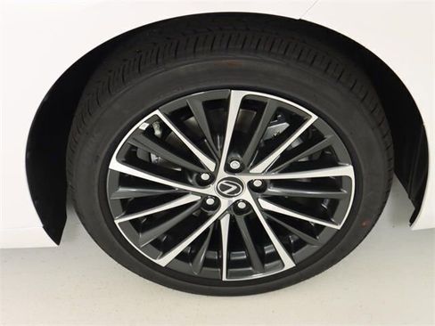 New 2025 Lexus ES 300h w/ Premium Package image 9