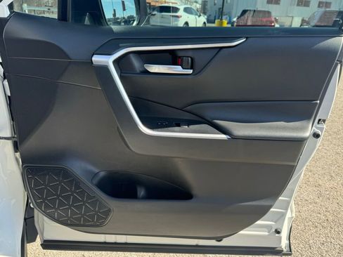 Used 2022 Toyota RAV4 XLE w/ Convenience Package image 20