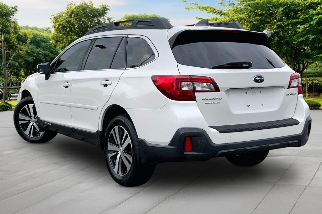 Used 2018 Subaru Outback 2.5i Limited AWD/4WD image 4