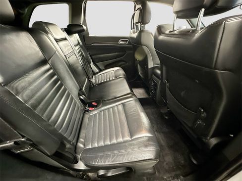 Used 2018 Jeep Grand Cherokee Limited image 29