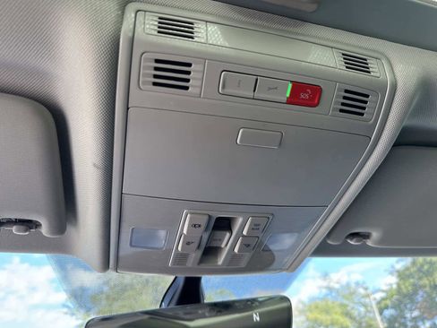 Used 2021 Volkswagen Jetta SE w/ SE Cold Weather Package image 26