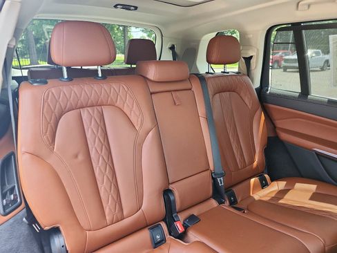 Used 2023 BMW X7 xDrive40i AWD/4WD image 9