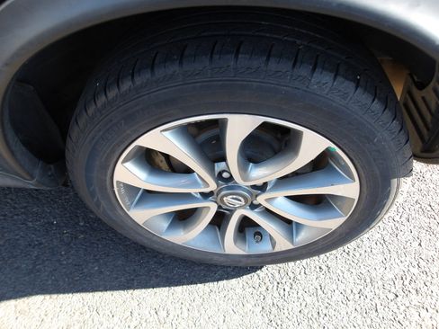 Used 2011 Nissan Juke SV image 24