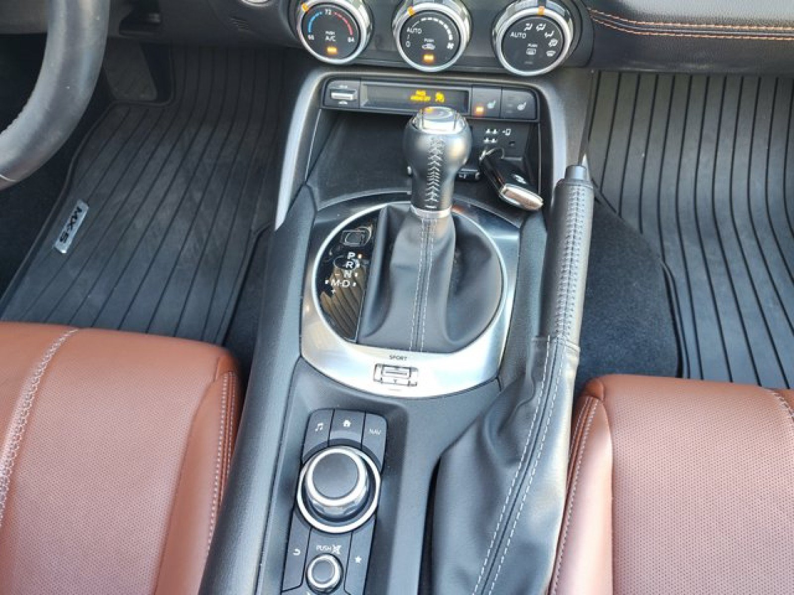 Used 2022 MAZDA MX-5 Miata RF Grand Touring w/ Weather Package RWD image 14