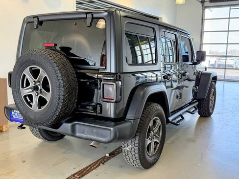 Used 2018 Jeep Wrangler Unlimited Sport S image 3