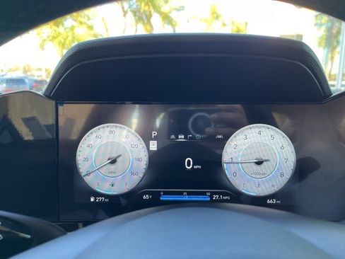 New 2025 Hyundai Elantra Limited image 7