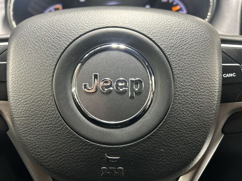 Used 2021 Jeep Grand Cherokee Limited AWD/4WD image 31