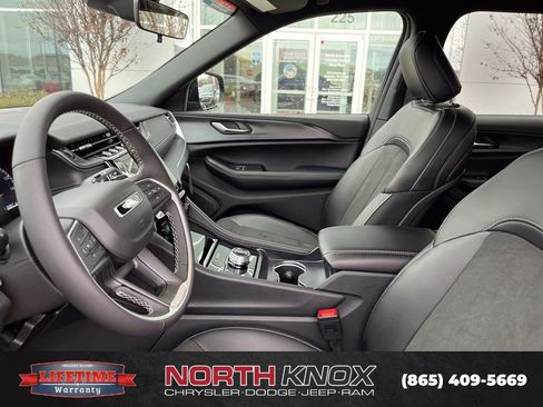 New 2025 Jeep Grand Cherokee L Altitude AWD/4WD image 3