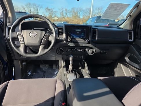 Used 2023 Nissan Frontier SV w/ SV Convenience Package image 13