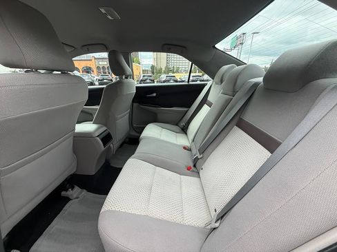 Used 2014 Toyota Camry LE FWD image 15