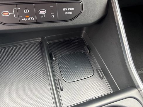 Used 2025 Kia Carnival SX Prestige FWD image 41