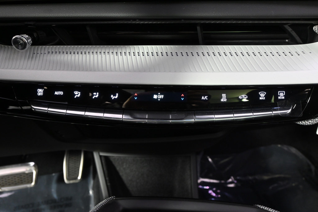 New 2026 Cadillac Optiq Sport 1 w/ LPO, Floor Liner Package AWD/4WD image 30