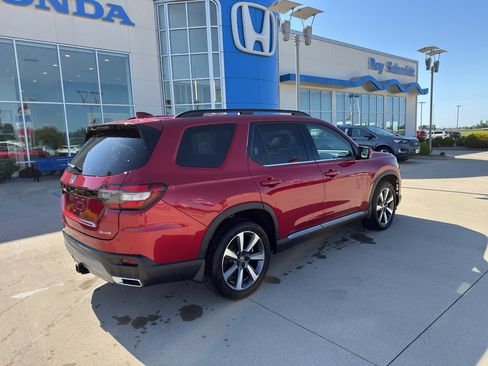 Used 2025 Honda Pilot Elite image 5