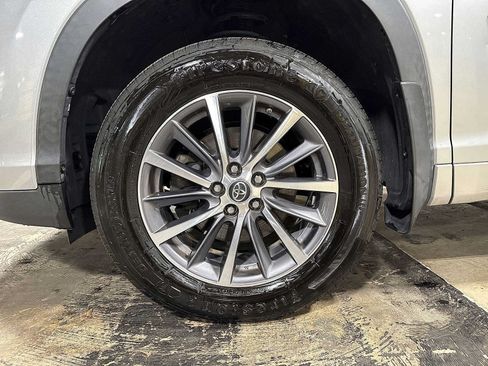 Used 2018 Toyota Highlander XLE w/ Protection Package #3 AWD/4WD image 10