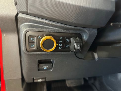 Used 2024 Ford Bronco Badlands image 25