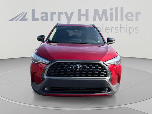 Used 2025 Toyota Corolla Cross XLE AWD/4WD image 8