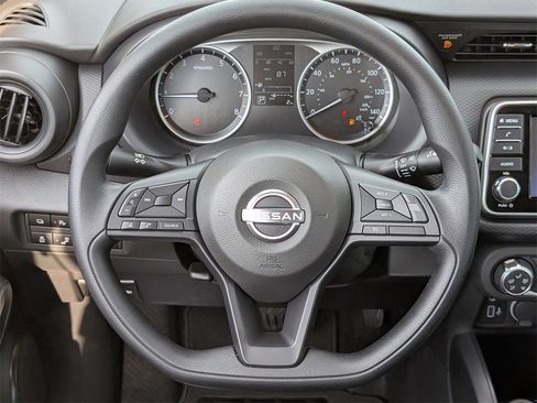 New 2025 Nissan Kicks Play S image 10