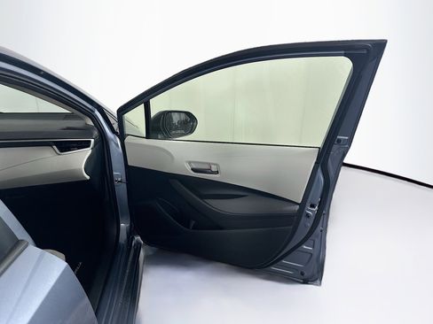 Used 2022 Toyota Corolla LE image 32