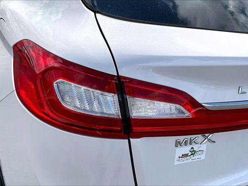 Used 2018 Lincoln MKX Reserve w/ Driver Assistance Package AWD/4WD image 28