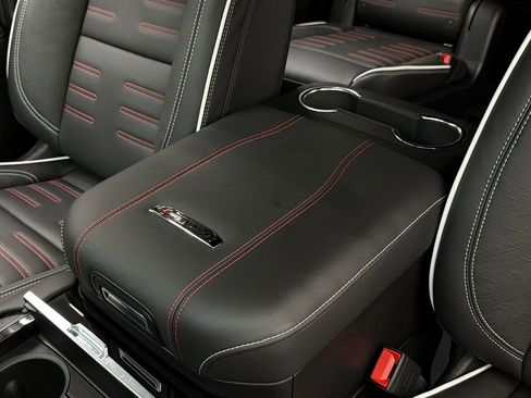 Used 2026 GMC Yukon AT4 Ultimate w/ LPO, Floor Liner Package AWD/4WD image 36
