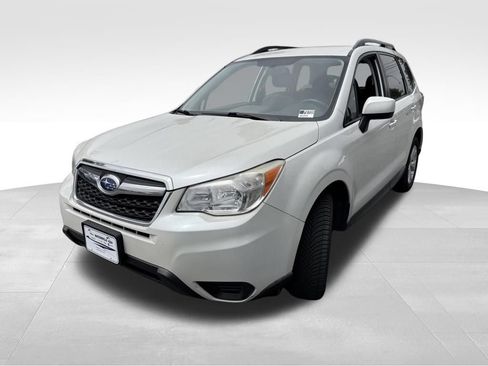 Used 2014 Subaru Forester 2.5i Premium AWD/4WD image 2