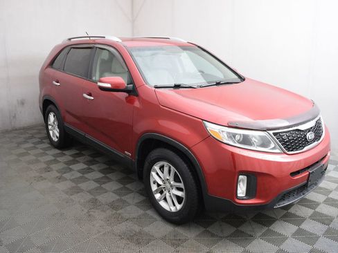 Used 2015 Kia Sorento LX image 3