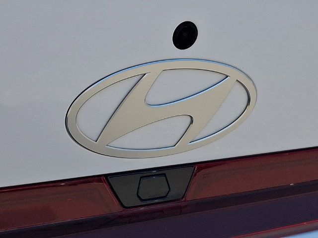 Used 2025 Hyundai Elantra Sport FWD image 32