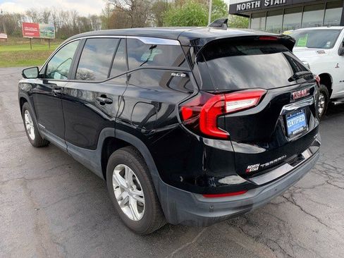 Certified 2023 GMC Terrain SLE AWD/4WD image 3