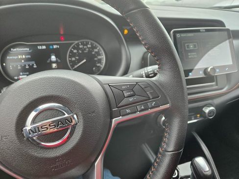 Used 2020 Nissan Kicks SR image 14