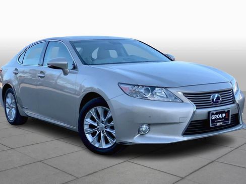 Used 2013 Lexus ES 300h Hybrid w/ Luxury Pkg image 3