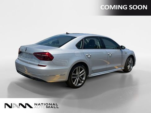 Used 2018 Volkswagen Passat 2.0T R-Line FWD image 5