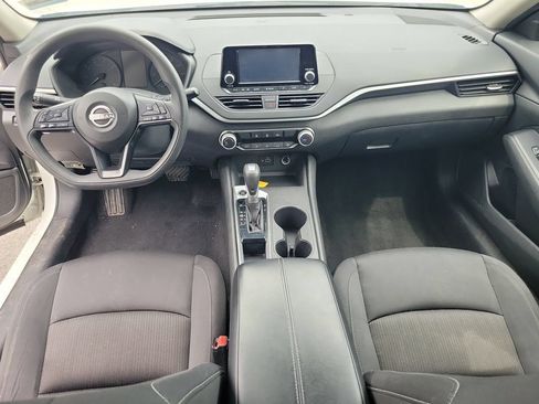 Used 2024 Nissan Altima 2.5 S FWD image 8