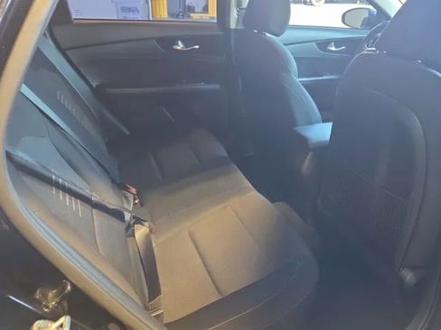 Used 2019 Kia Forte S image 4