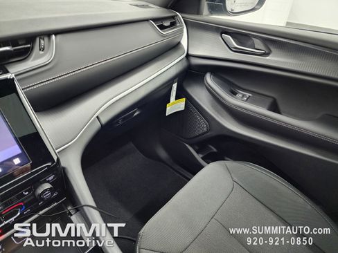 New 2025 Jeep Grand Cherokee L Laredo w/ Luxury Tech Group I image 13