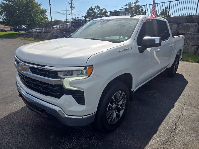 Used 2023 Chevrolet Silverado 1500 LT AWD/4WD image 9