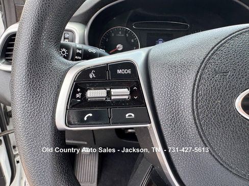 Used 2020 Kia Sorento LX image 26