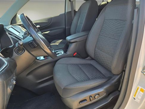 Used 2020 Chevrolet Equinox LT w/ Driver Convenience Package image 13