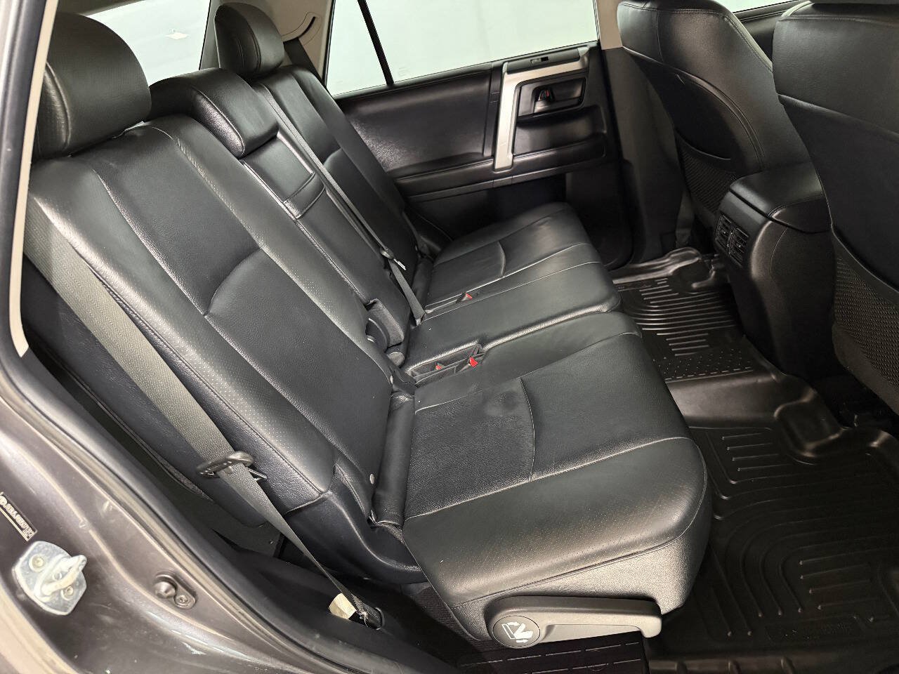 Used 2011 Toyota 4Runner Limited AWD/4WD image 29