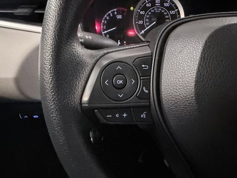 Used 2022 Toyota Corolla LE FWD image 21