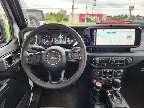Used 2024 Jeep Wrangler Unlimited AWD/4WD image 20