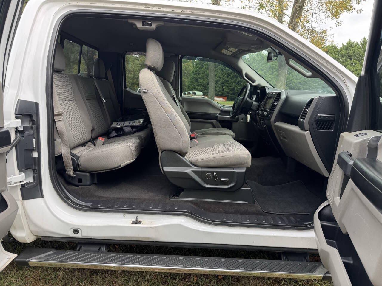 Used 2018 Ford F150 XLT w/ Equipment Group 302A Luxury AWD/4WD image 18