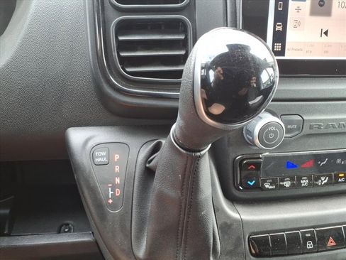 Used 2025 RAM ProMaster 2500 w/ Convenience Group image 22