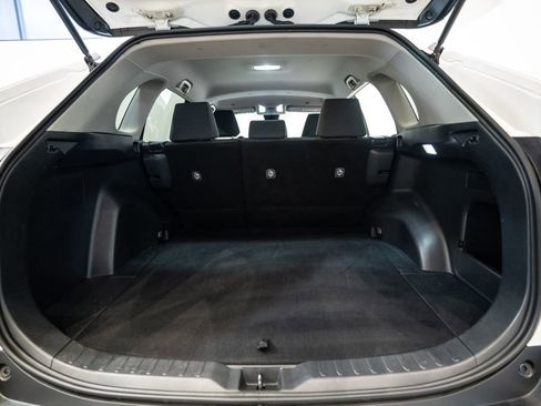 Used 2024 Toyota RAV4 LE AWD/4WD image 32