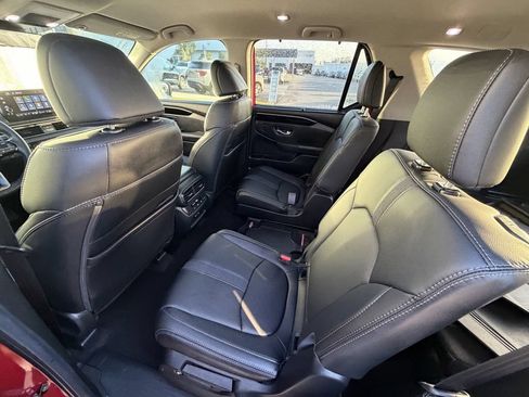 Used 2025 Honda Pilot EX-L image 12