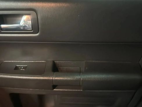 Used 2016 Ford Flex SE FWD image 29