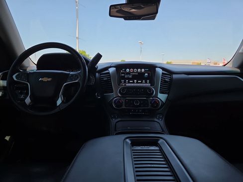 Used 2019 Chevrolet Suburban Premier AWD/4WD image 18