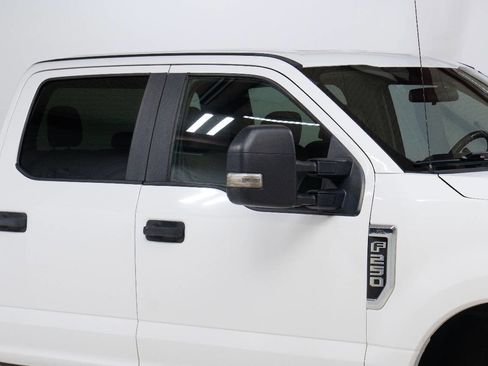Used 2019 Ford F250 XL w/ Power Equipment Group image 11