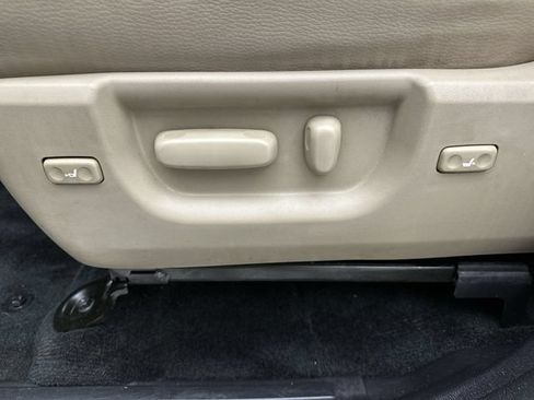 Used 2018 Toyota Sequoia Limited w/ Safety & Convenience Package AWD/4WD image 12